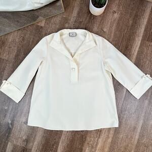 Tuckernuck beige Poplin Thick Blouse Faux Pearl Bar Sleeves and Collar
